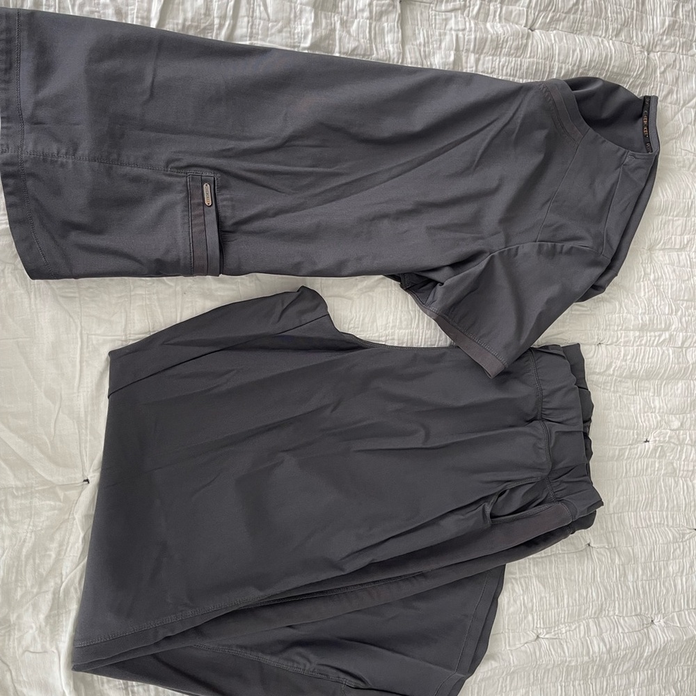 Cherokee Form Dark Gray Scrub Set